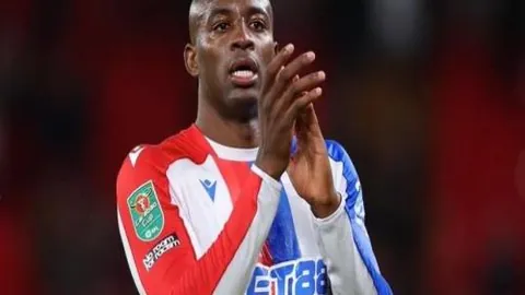 “切尔西与西汉姆联激战英超第36轮”